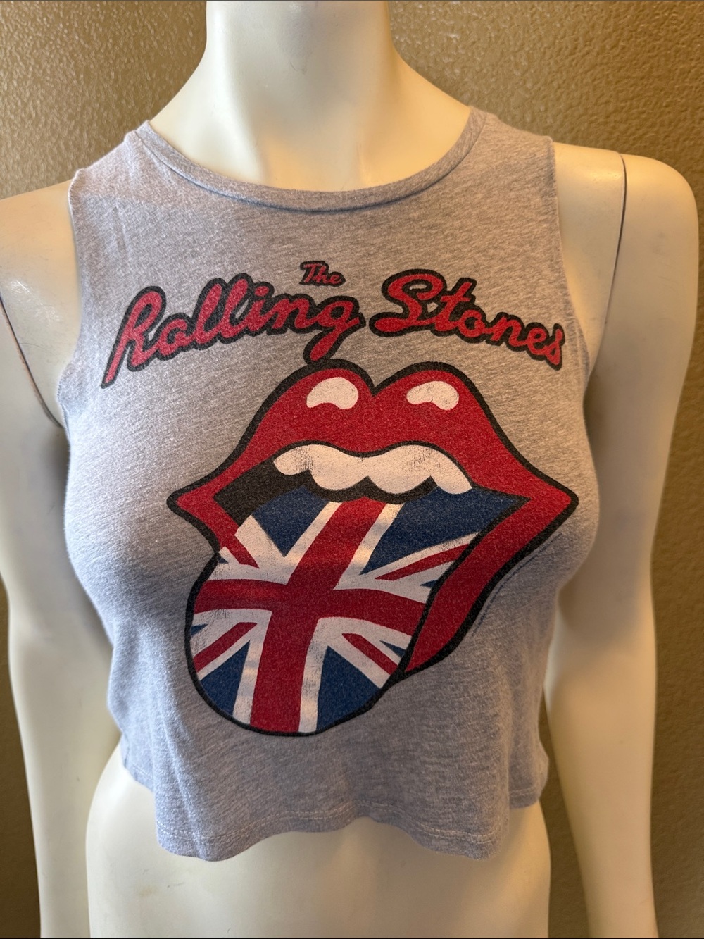 Bravado Gray Tank Crop Top with Red Lips Graphic Vintage Y2K